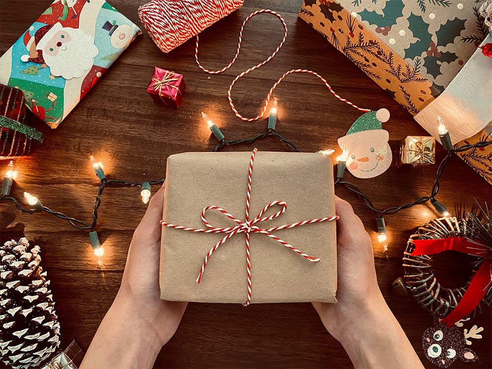 https://www.giftster.com/wp-content/uploads/last-minute-christmas-gift-ideas.jpg